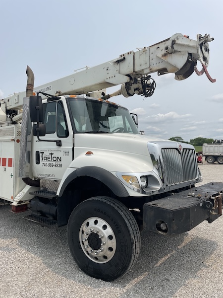 For Sale Digger Derrick 10