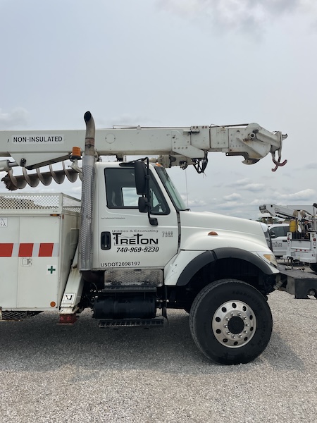 For Sale Digger Derrick 11